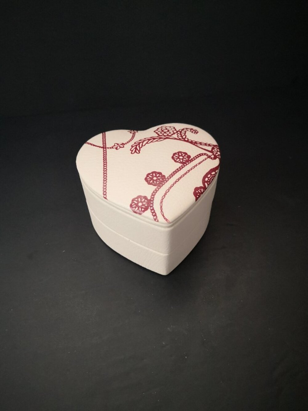 Pandora Genuine Leather Heart Shaped Limited Edition Lined Jewelry Box